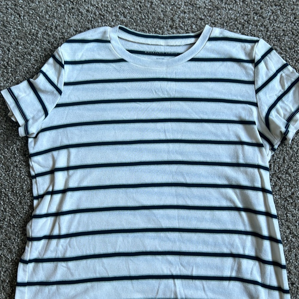 American Eagle Outfitters teeshirt